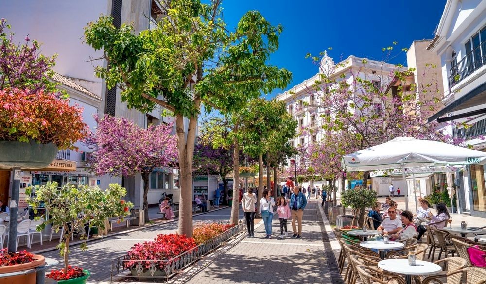 Discover the Best Places to Live in Estepona: An Expat's Guide
