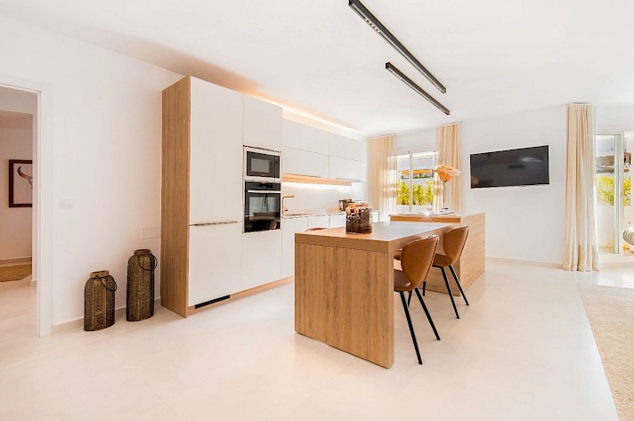Newly Renovated Spacious Ground Floor Apartment