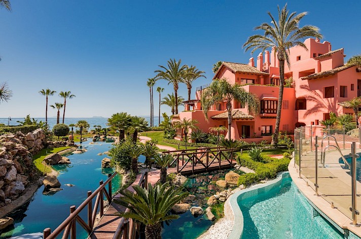 New Golden Mile Fully Renovated Frontline Beach Duplex Penthouse