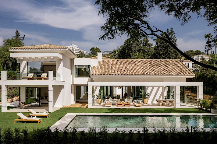 A Modern &amp; Impressive Estate buy the Renowend Architect Villaroel