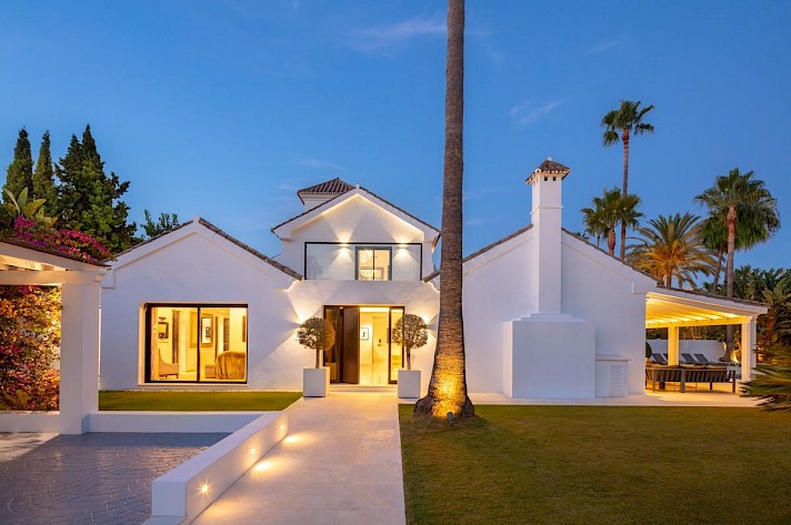 Stunning Estate In the Prestigious Las Brisas Golf Course