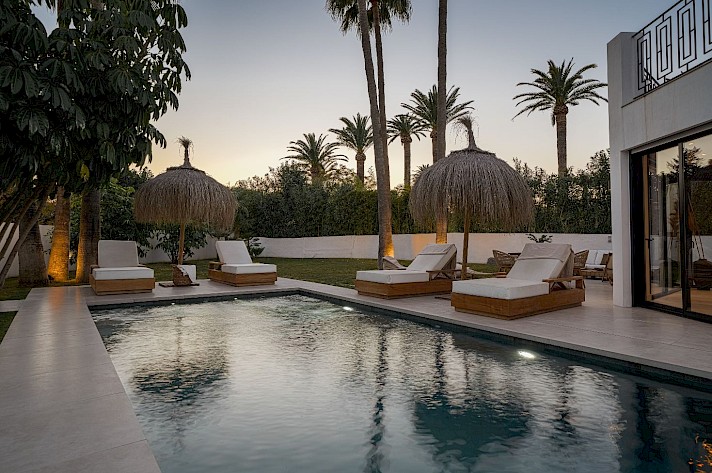 Spacious &amp; Bright Newly Renovated Villa In Nueva Andalucia
