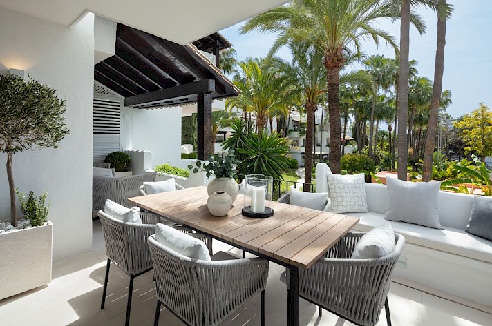 Beautifully Renovated Apartment in Marina Puente Romano