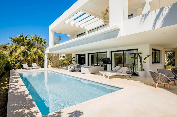 Contemporary Luxury Villa in a Prestigious Gated Community within the Golf Valley