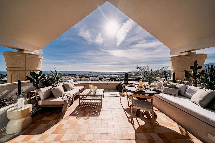 Stunning Duplex Penthouse in Magna Marbella with Fantastic Views