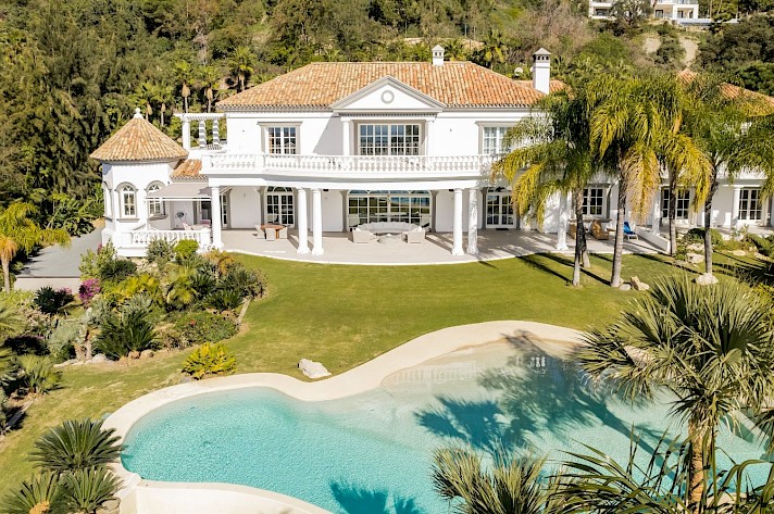 Breathtaking Italian Style Mansion in La Zagaleta