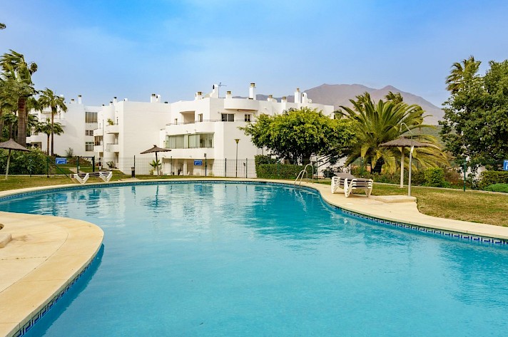 Estepona Golf Charming  2-bed Apartment