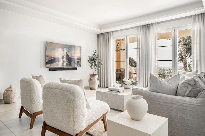 Newly Renovated Apartment with Stunning Sea and Mountain Views