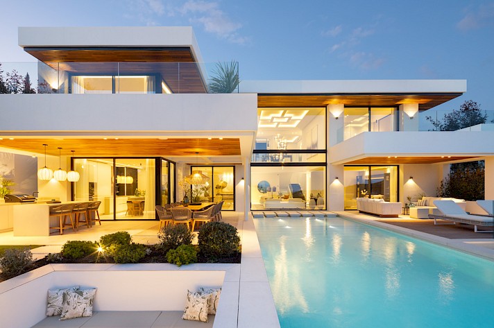 Contemporary Luxury Villa in Lomas de La Quinta