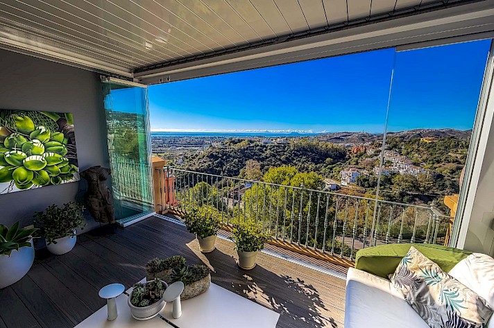 Exclusive Penthouse in Monte Halcones – Luxury, Privacy, and Panoramic Views