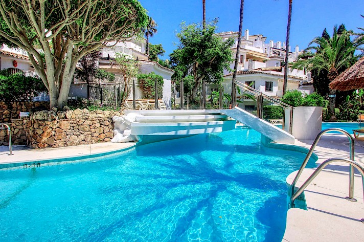 Beachfront Triplex Penthouse in Marbella East