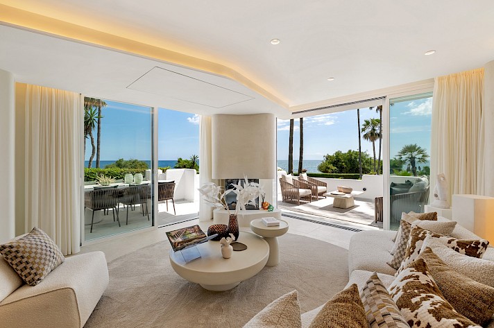 New Golden Mile Superb Frontline Beach Apartment