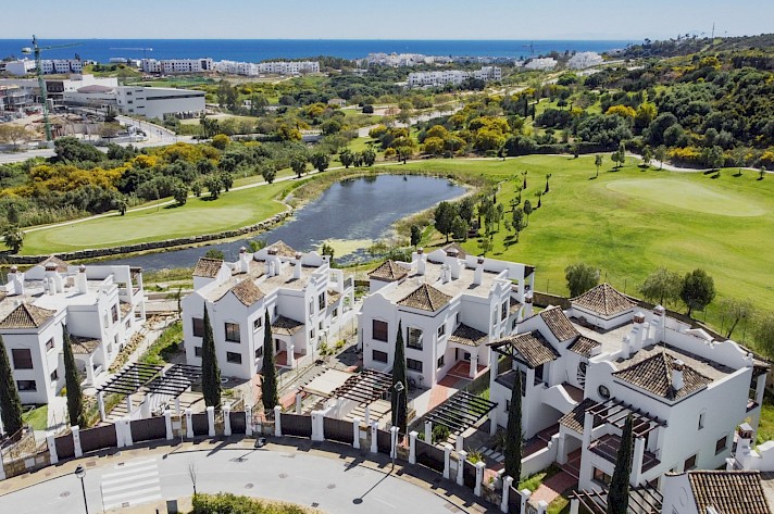 Elegant 4-Bed Semi-Detached Villa | Azata Golf, Estepona