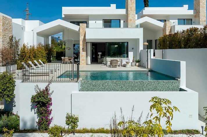 Contemporary 5-Bedroom Villa in San Pedro Alcántara