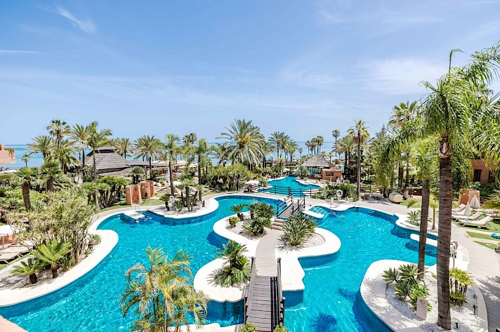 Exellent 2 Bedroom Apartment in the Beachfornt Resort in Estepona East