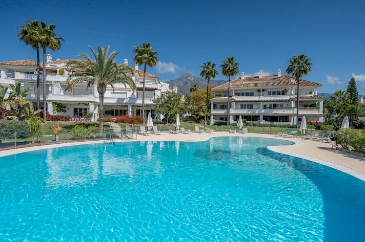 Duplex Penthouse with Panoramic Views in Monte Paraíso